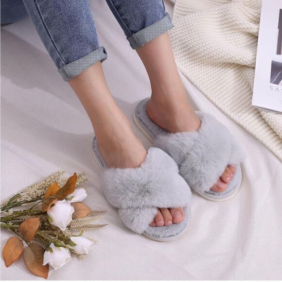 Memory Foam Fuzzy Cozy Slippers - Picture 1 of 4